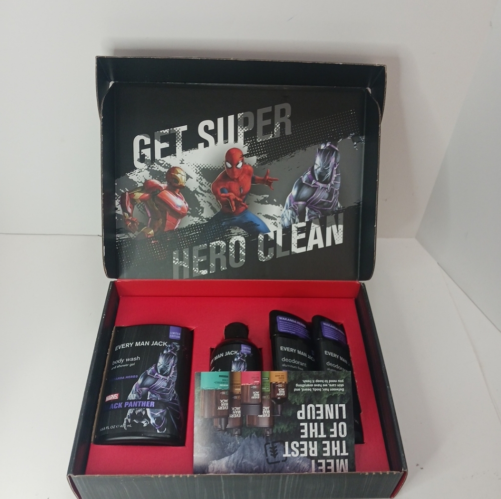 Marvel Men Grooming Cleanser Set - Black and Red